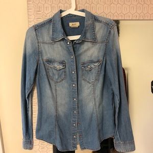 H&M chambray snap button shirt